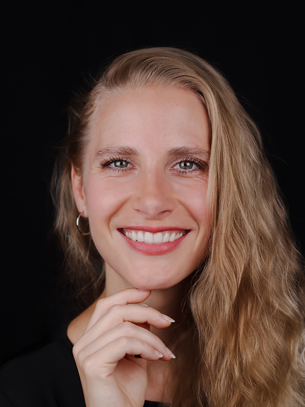 Portrait Anna Burger Felsenb&uuml;hne Staatz